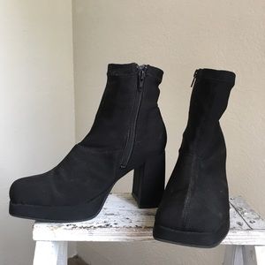 Vintage 90’s platform boots